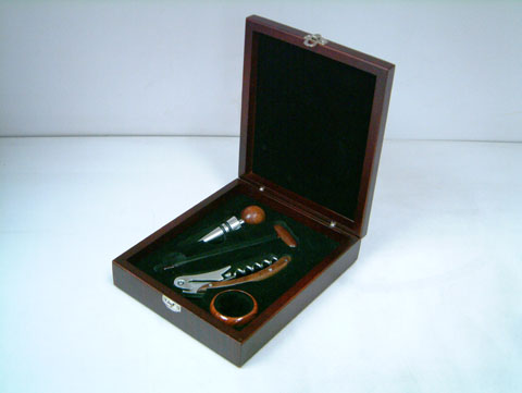 JY-2296  4pcs Wine set in Wooden box