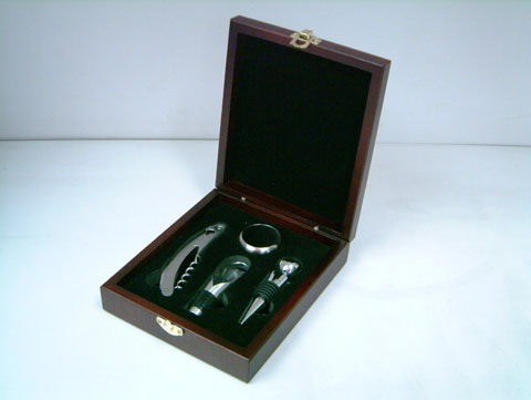 JY-2302  4pcs Wine Set in Wooden Box