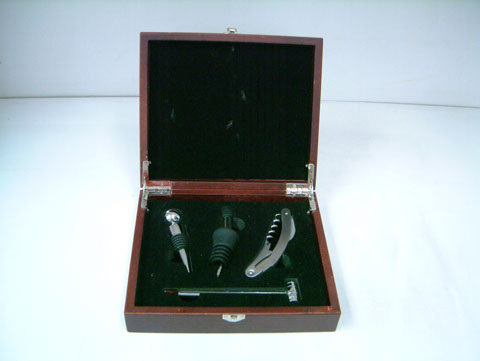 JY-2315  4pcs Wine Set in Wooden Box